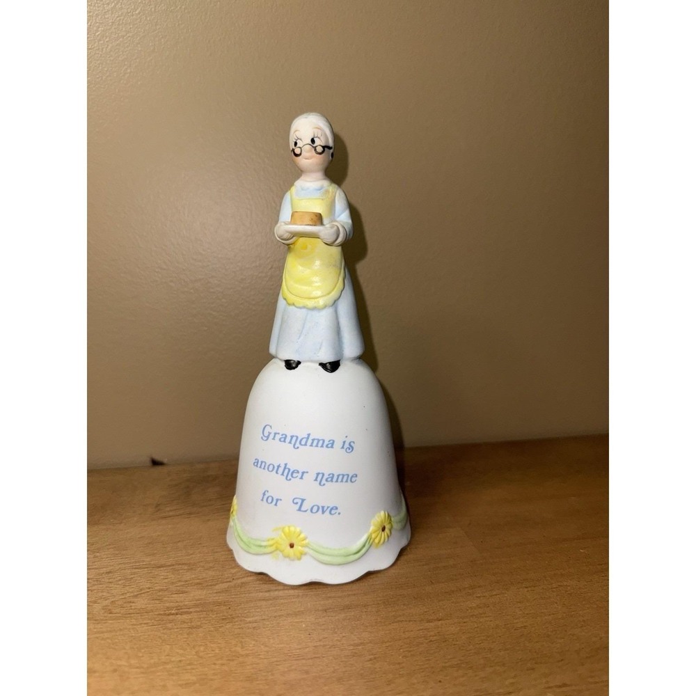 Vintage 1984 MSR Imports Grandma Musical Bell Figurine Ceramic Music Box 7.5"